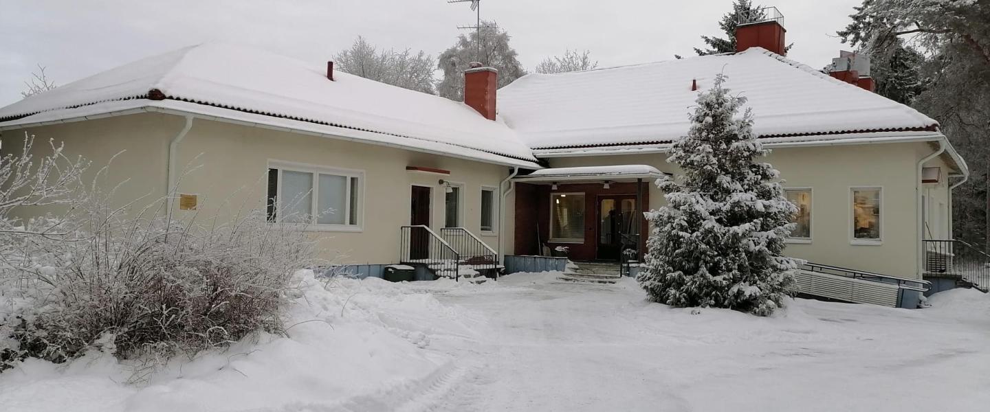 Koortilan seurakuntakeskuksen rakennus Muhoksella