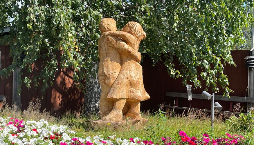 kuva puuveistoksesta syvälahden viihdekeskuksesta